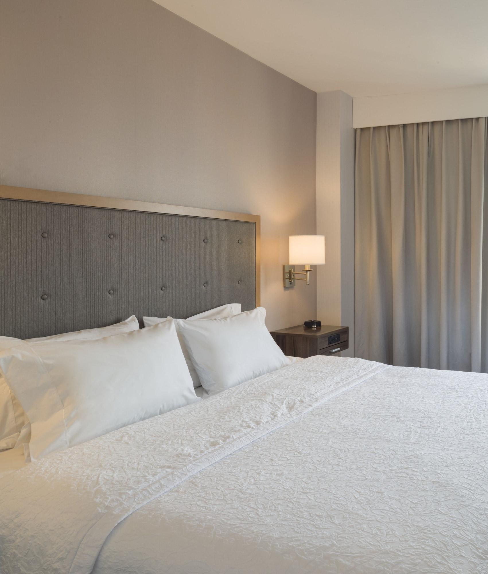 Hampton Inn Manhattan - Times Square South New York Esterno foto
