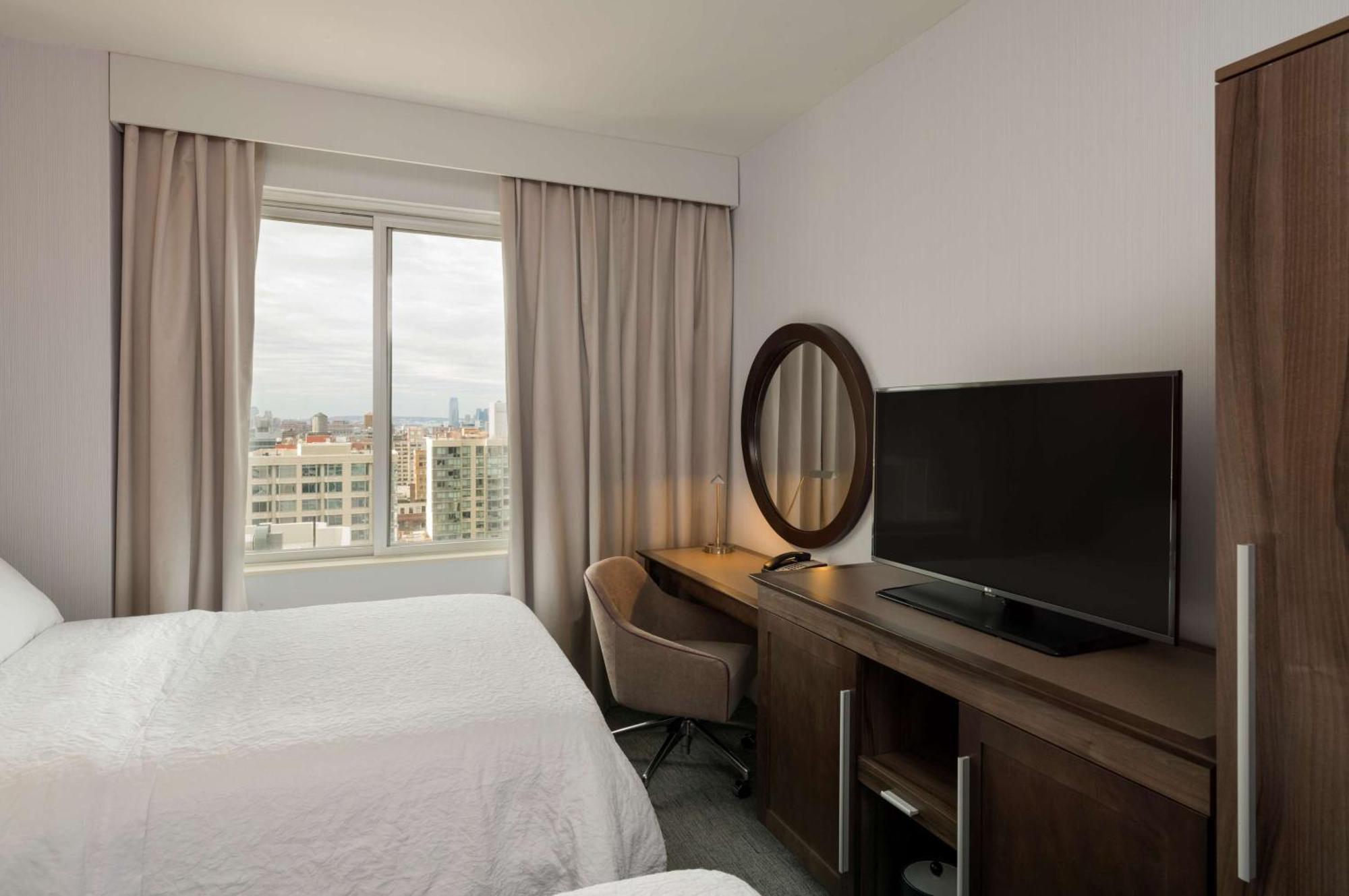 Hampton Inn Manhattan - Times Square South New York Esterno foto