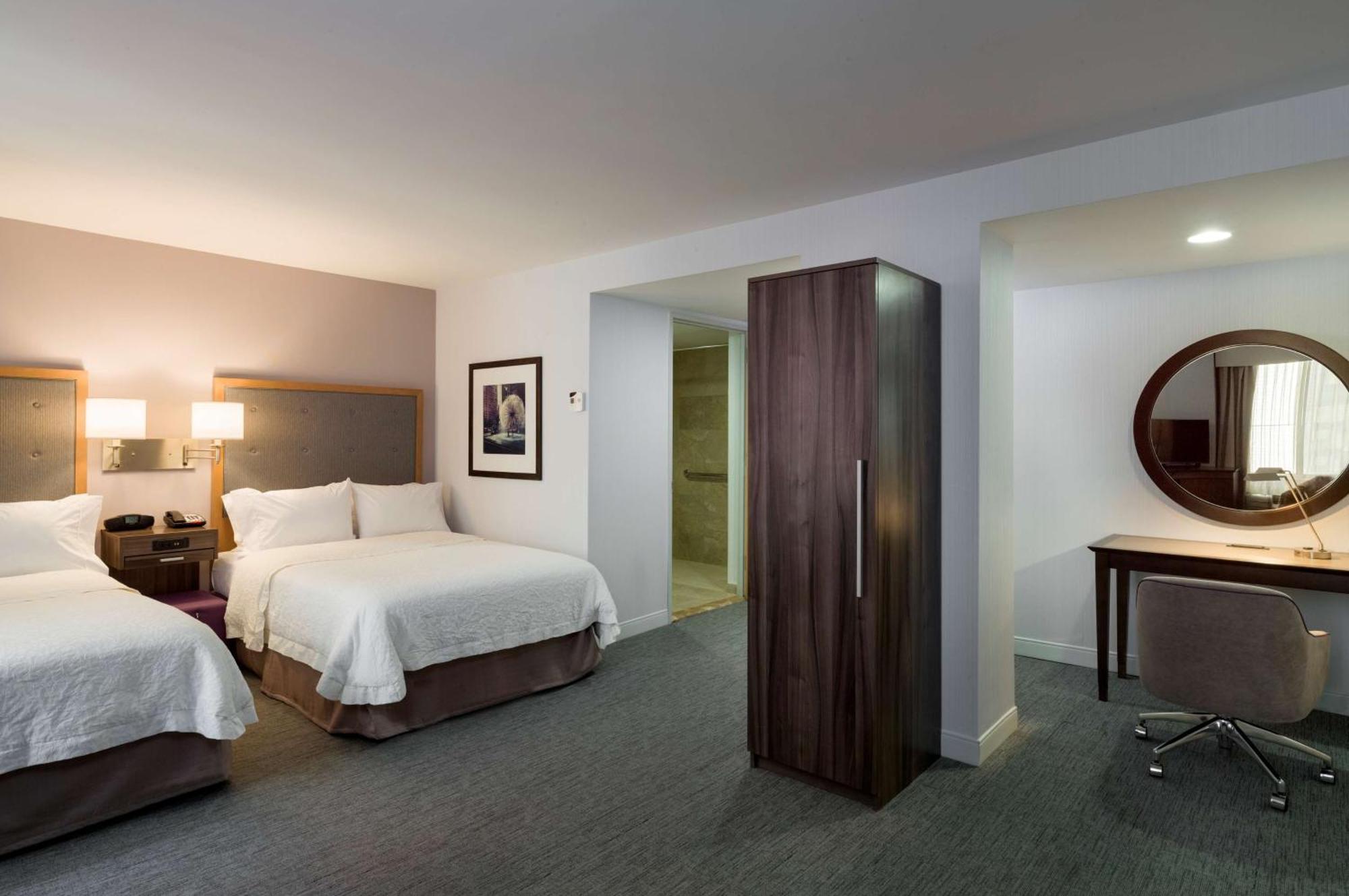 Hampton Inn Manhattan - Times Square South New York Esterno foto