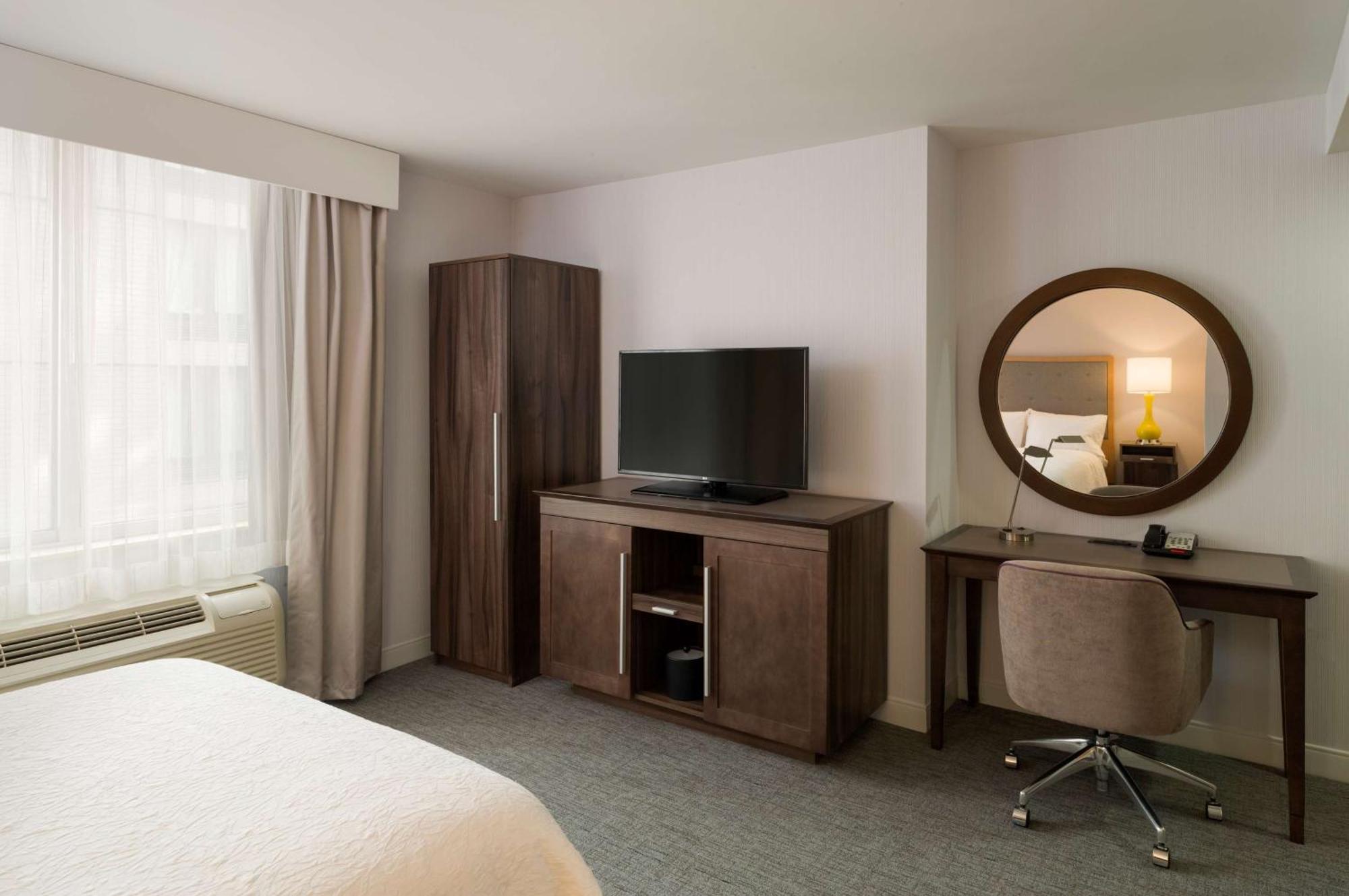 Hampton Inn Manhattan - Times Square South New York Esterno foto
