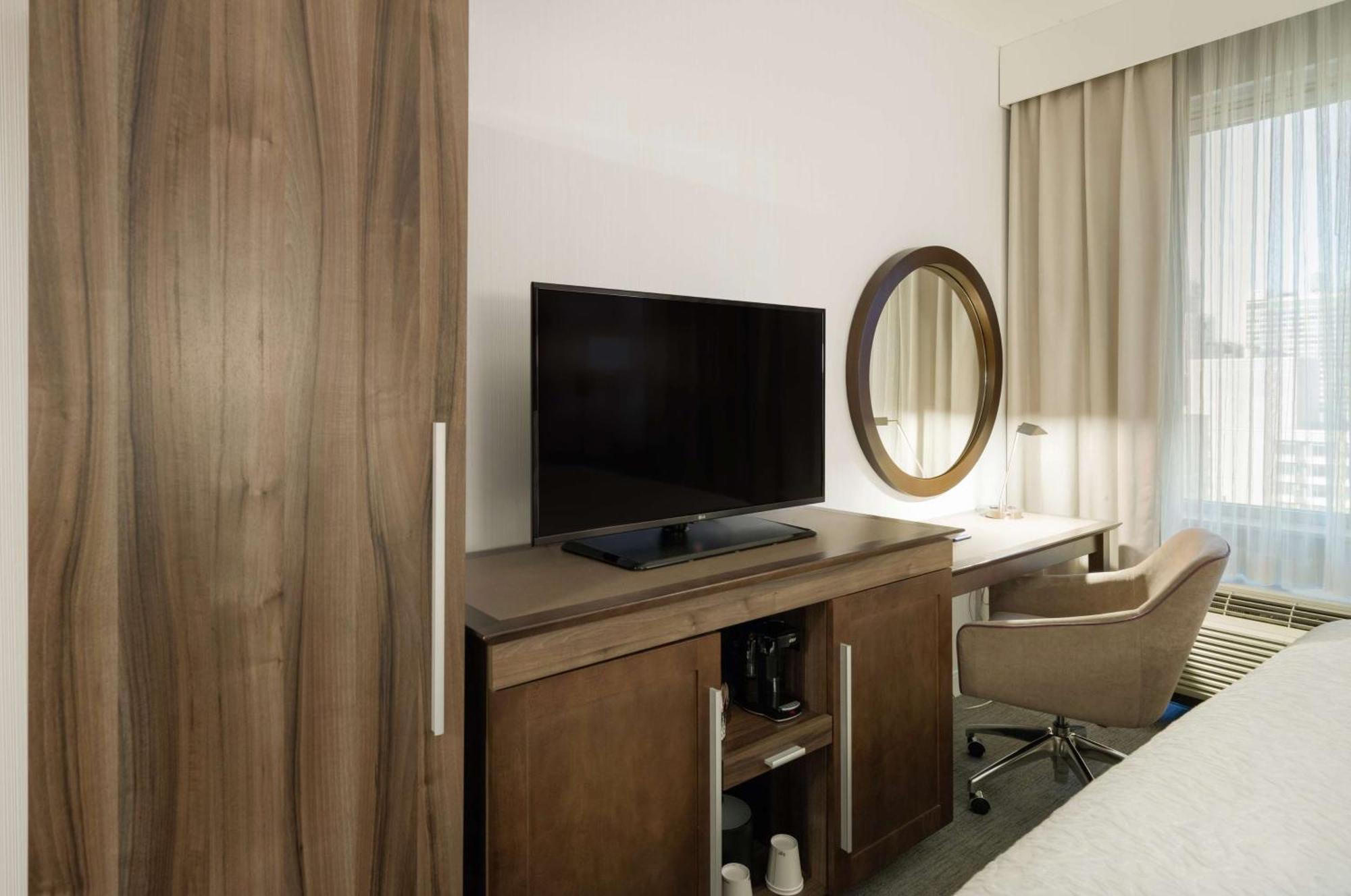 Hampton Inn Manhattan - Times Square South New York Esterno foto