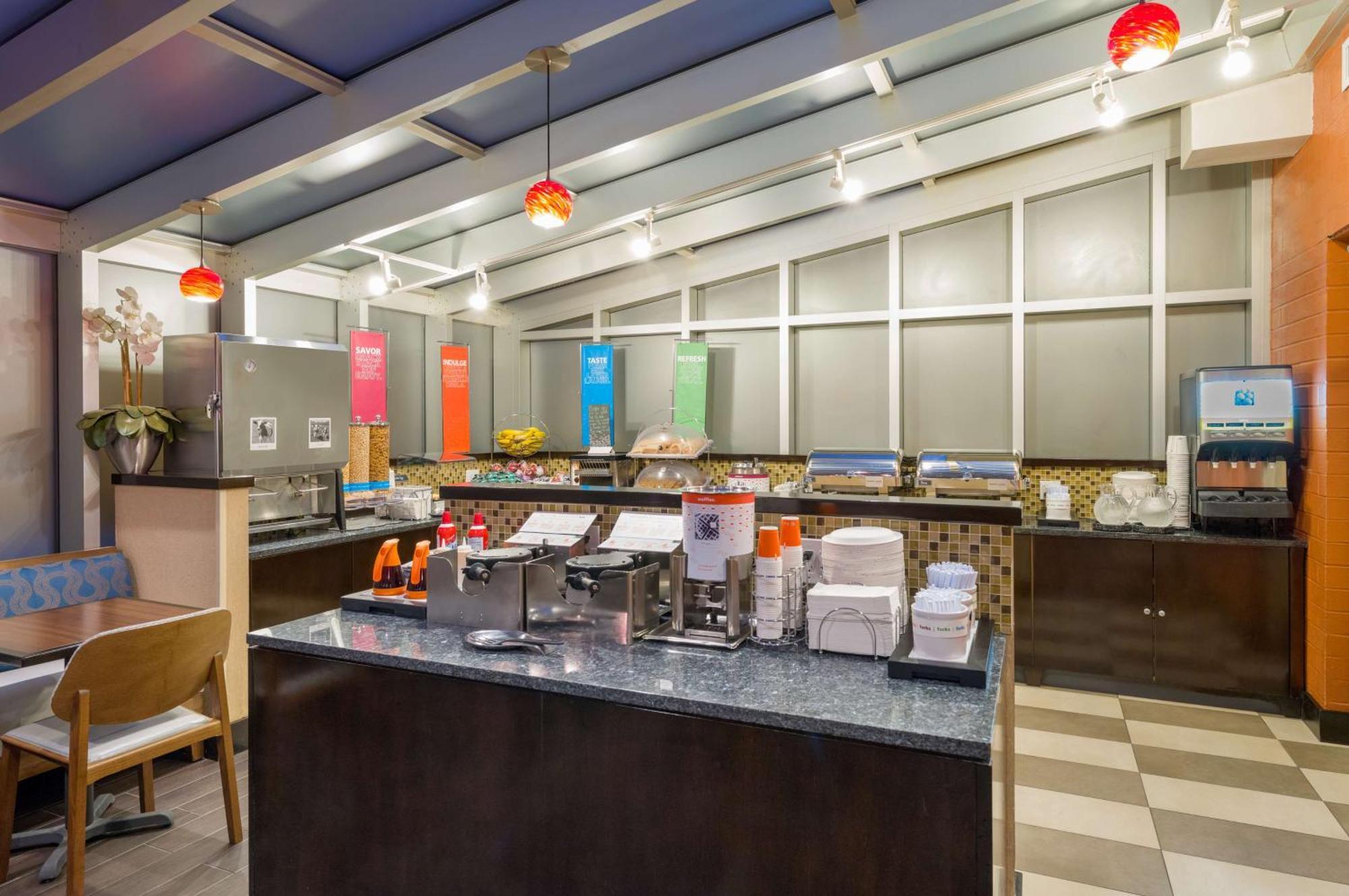 Hampton Inn Manhattan - Times Square South New York Esterno foto