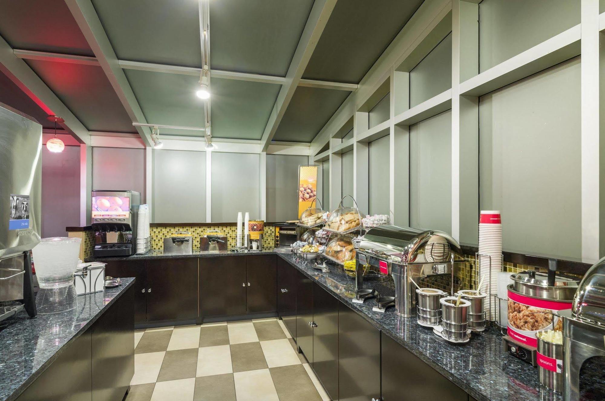 Hampton Inn Manhattan - Times Square South New York Esterno foto