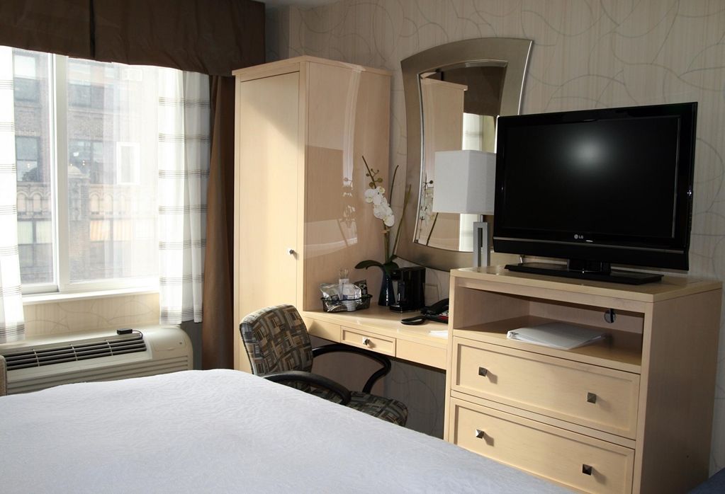 Hampton Inn Manhattan - Times Square South New York Esterno foto