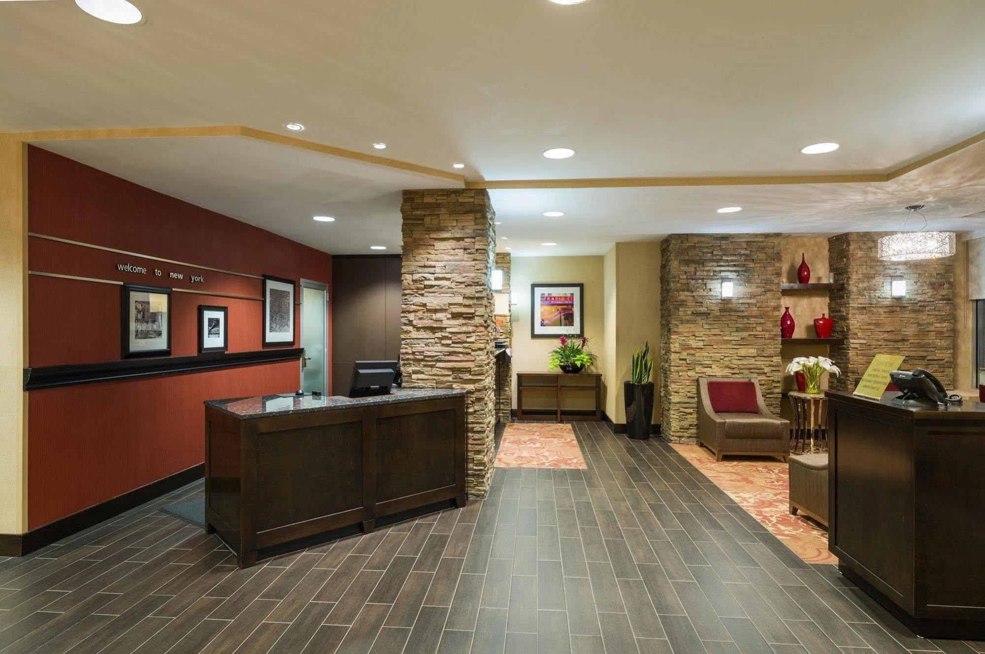 Hampton Inn Manhattan - Times Square South New York Esterno foto