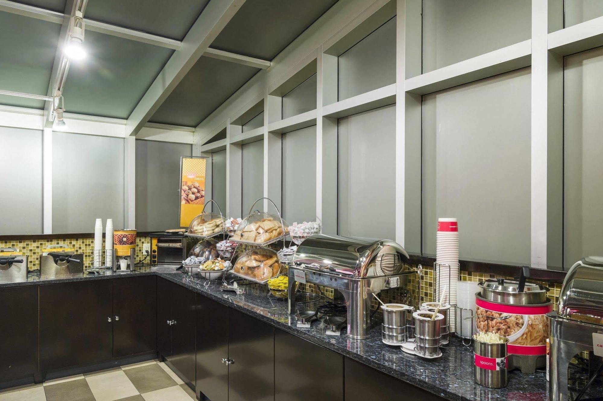 Hampton Inn Manhattan - Times Square South New York Esterno foto